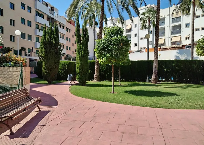 Habitación cerca a playa. Desayuno y piscina